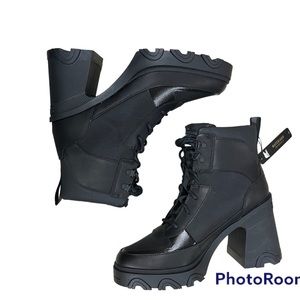 WOMEN'S BREX™ HEEL LACE BOOTIE SIZE 8